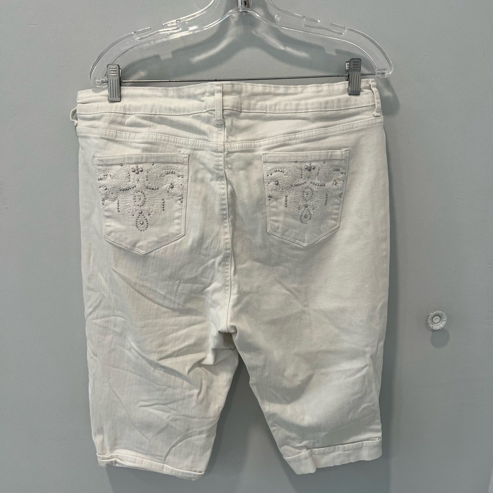 Gloria Vanderbilt Cream Denim Capri Jeans